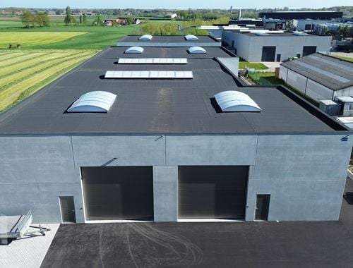                                         Bedrijfsgebouw te koop in Aartrijke, € 374.755
