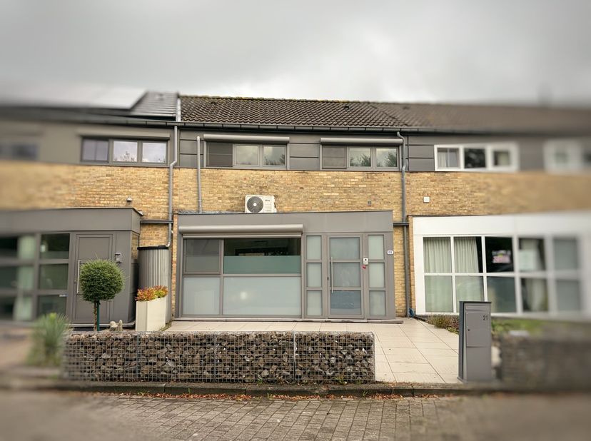 Huis te koop in Bieshuizen 21,
                    2890 Oppuurs