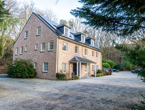                                         Kantoor te huur in Rosières, € 2.650

