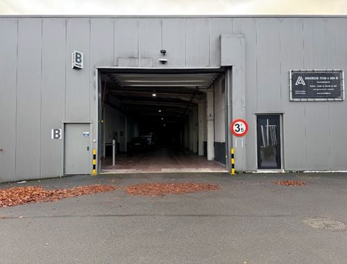                                         Bâtiment d’entreprise à vendre à Kruibeke, € 482.750

