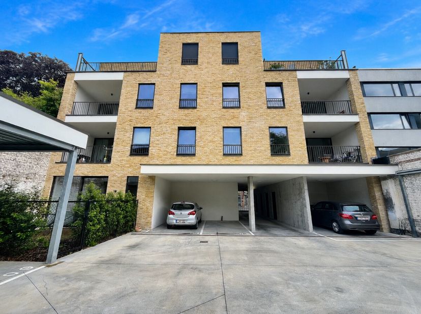 Appartement te koop in Sint-Amandsstraat 108/110x,
                    8800 Roeselare
