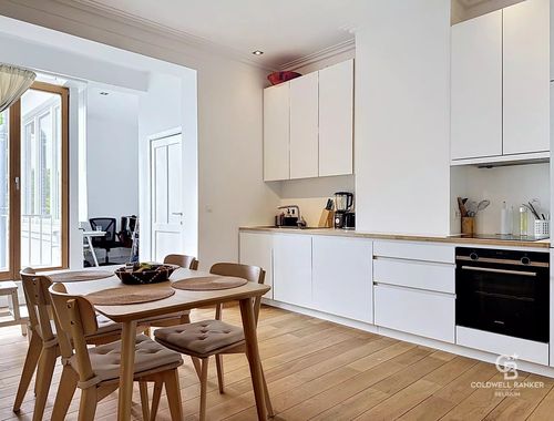                                         Appartement te huur in Ukkel, € 1.450
