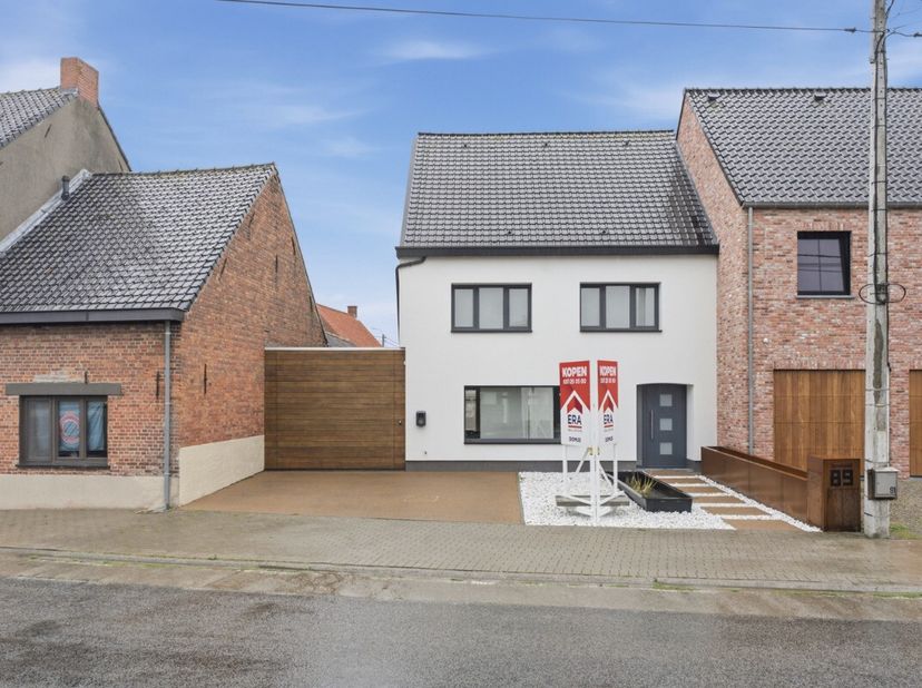 Huis te koop in Amersveldestraat 89,
                    8830 Hooglede