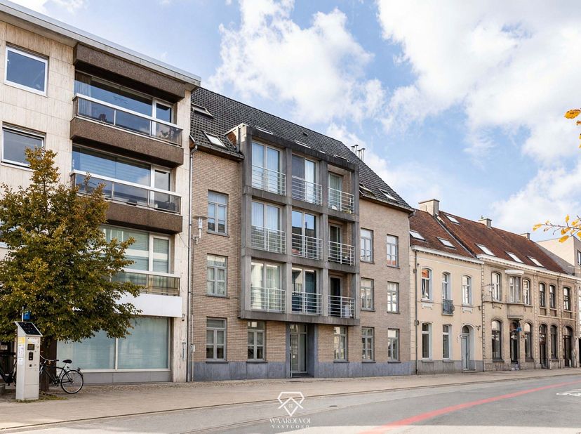 Appartement te koop in Tolpoortstraat 133 bus 2.2,
                    9800 Deinze
