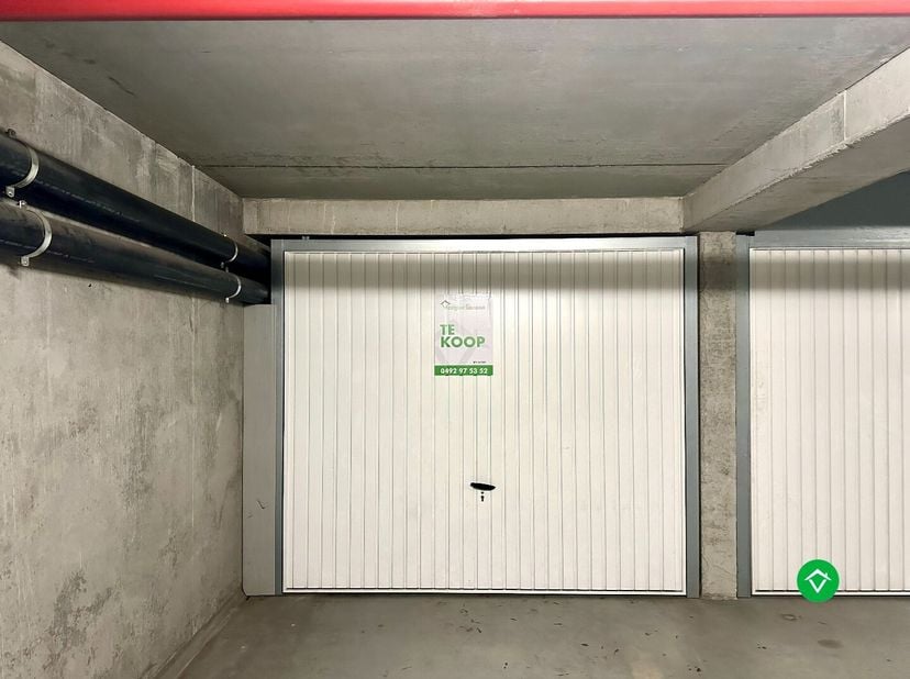 Garage à vendre
                    à 8470 Gistel