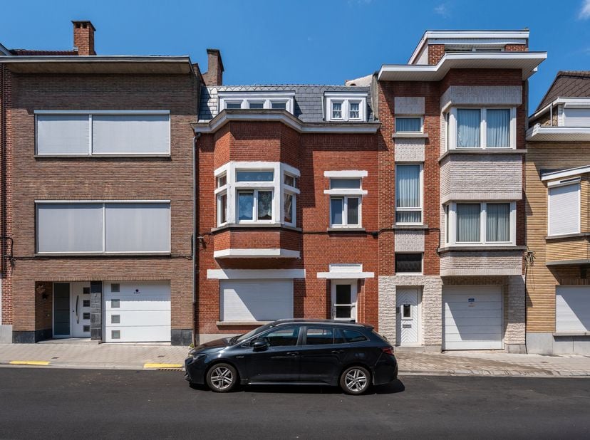 WOLUWE-SAINT-LAMBERT, dans le quartier très recherché de Georges Henri, à deux pas des commerces et du Shopping de Woluwe, des écoles et des transport