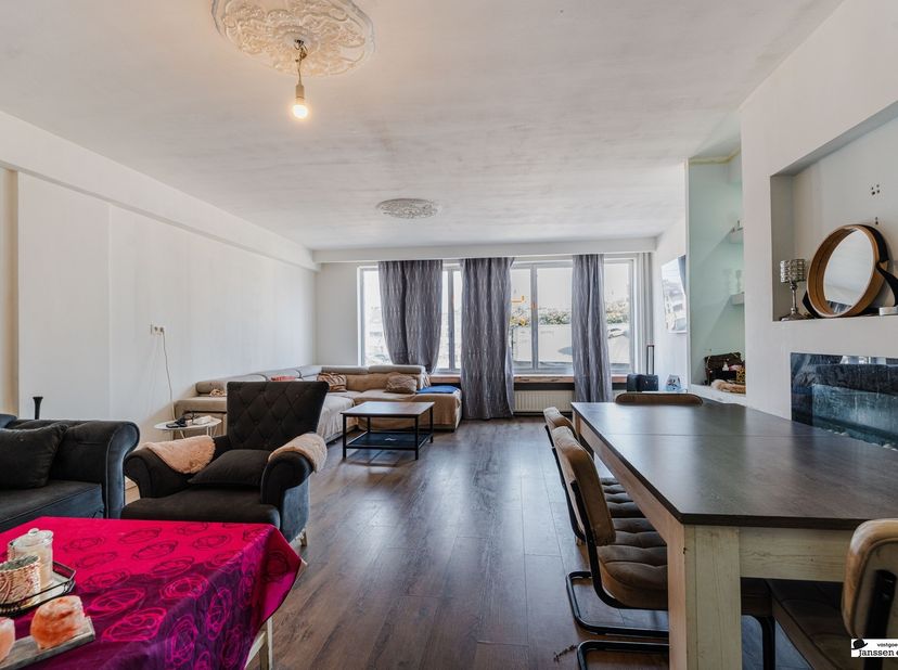 Te renoveren ruim 2-slaapkamerappartement met zonnig terras op toplocatie in Borgerhout!<br />
<br />
Bent u op zoek naar een appartement dat u voll