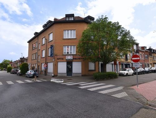                                         Appartement te huur in Sint-Pieters-Leeuw, € 875
