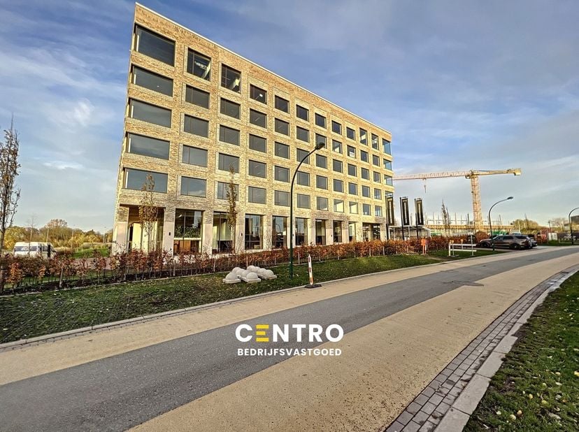 Bien professionnel à louer
                    à 8500 Kortrijk