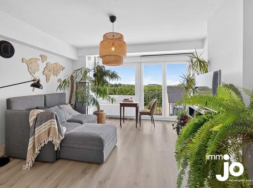 Dit mooi afgewerkte appartement is gelegen in Raversijde, op een uitstekende locatie vlak bij natuurgebied, strand, zee en duinen. Dankzij de ligging