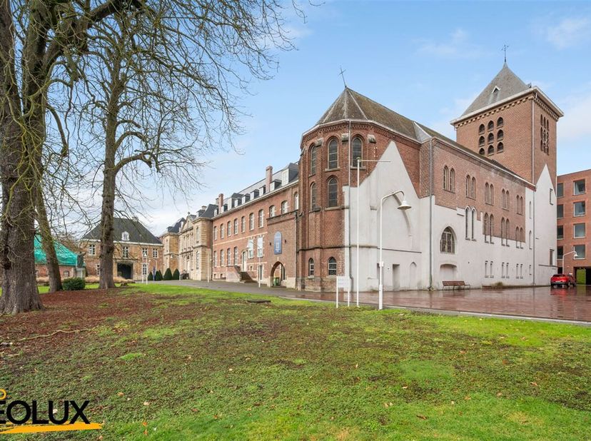 Bien professionnel à louer
                    à 1702 Groot-Bijgaarden