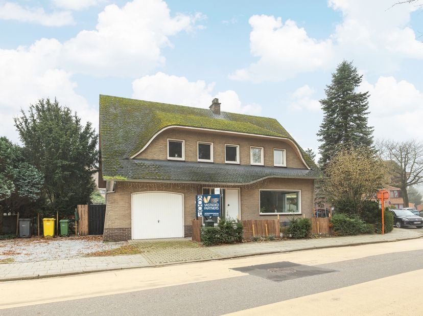 Huis te koop in Hofstraat 12,
                    2480 Dessel