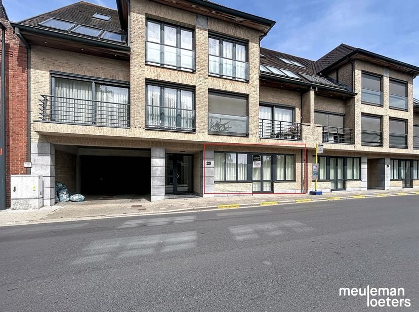 Dit lichtrijk appartement geniet van een rustige doch centrale ligging op wandelafstand van het commercieel centrum van Gits.<br />
<br />
Het apparte