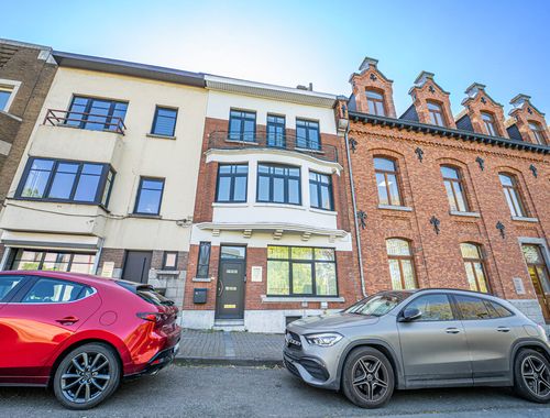                                         Kantoor te koop in Charleroi, € 328.000
