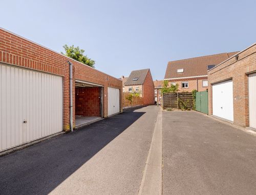                                         Garage te huur in Roeselare, € 90
