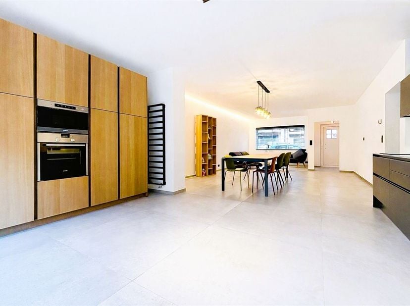 Huis te koop in ,
                    7700 Moeskroen