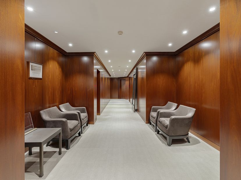 Bureau exclusif et prestigieux dans le quartier diamantaire, avec des finitions haut de gamme et des installations exceptionnelles<br />
Au cœur du qu