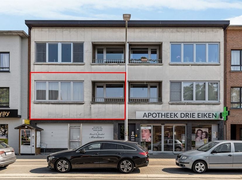 Ruim instapklaar appartement (112m²) voorzien van 2 slaapkamers en prachtig zuidgericht dakterras en kelderberging op centrale locatie biedt tal van m