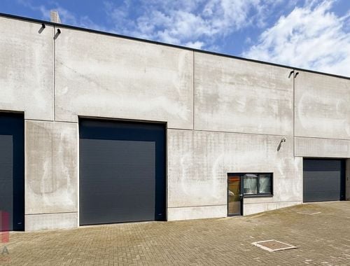                                         Bedrijfsgebouw te koop in Hekelgem, € 395.000
