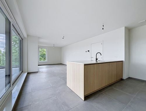                                         Appartement te huur in Oostakker, € 1.250
