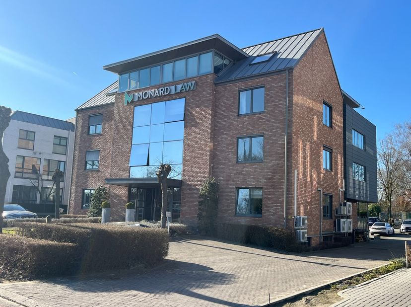 Bien professionnel à vendre
                    à 3500 Hasselt