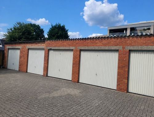                                         Box à vendre à Genk, € 25.000
