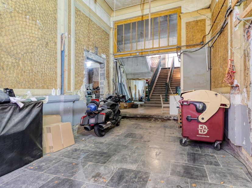 In dit iconische, historische gebouw van de voormalige bioscoop en danszaal 'Lido' schuilt een uitzonderlijk eigendom, waar karakter, geschiedenis en