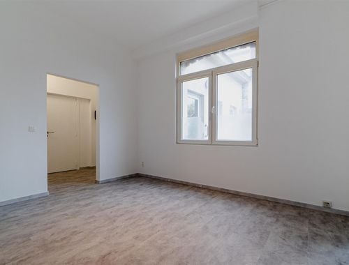                                         Studio à louer à Liège, € 550
