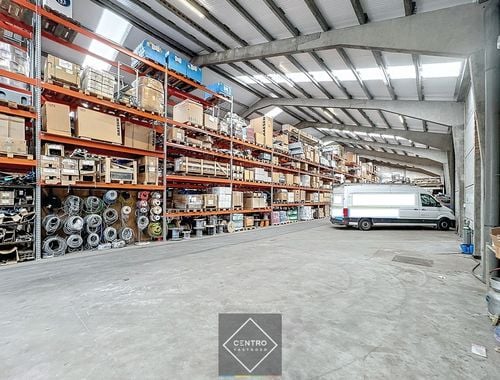                             Magazijn met bureel te huur in Gistel
