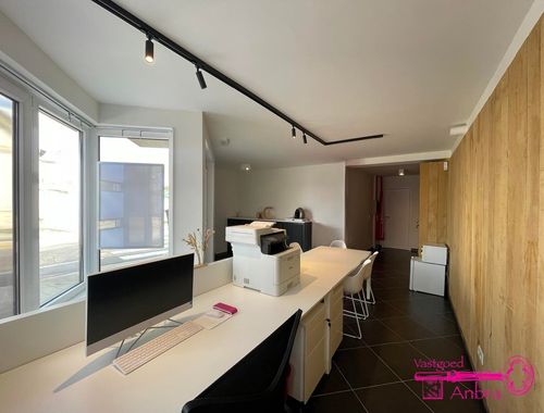                                         Espace de bureaux à vendre à Dentergem, € 85.000
