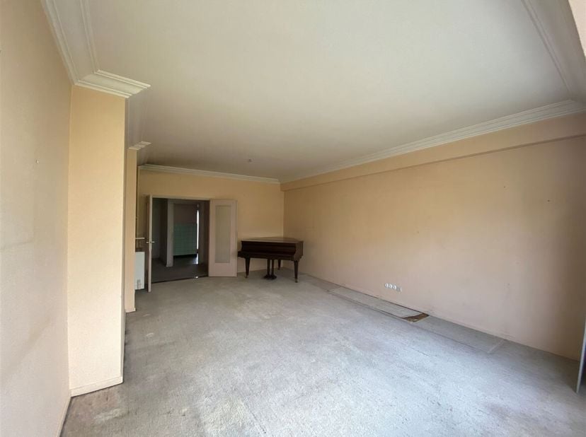 Charmant 2-slaapkamerappartement in hartje Antwerpen<br />
Beschrijving<br />
Het appartement van 79m² bevindt zich op de tweede verdieping van een ru