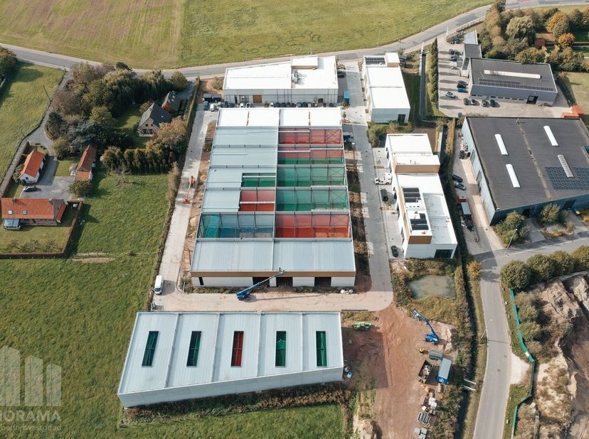 Bedrijfsvastgoed te koop in Kwadestraat 113,
                    8800 Roeselare