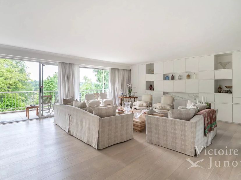 Appartement te koop in ,
                    1180 Ukkel