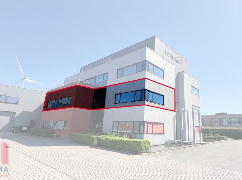 Instapklare kantoorruimte van 146&amp;nbsp;m² te huur op een uitstekende locatie in Geel. Dankzij de strategische ligging nabij belangrijke verkeersaders