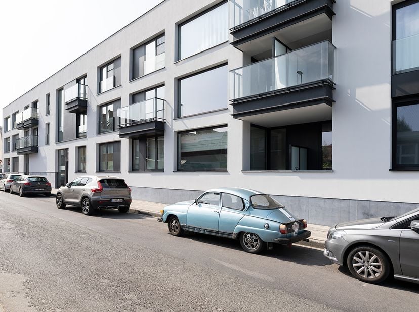 Recent en lichtrijk appartement met twee slaapkamers te koop in Ieper<br />
<br />
In residentie 'De Zetelfabriek' vindt u op de eerste verdieping dit