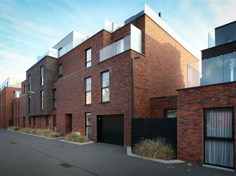 Autostaanplaats midden in het centrum van Hoeselt!<br />
Midden in de gezellige dorpskern van Hoeselt bevindt zich het gloednieuwe project residentie