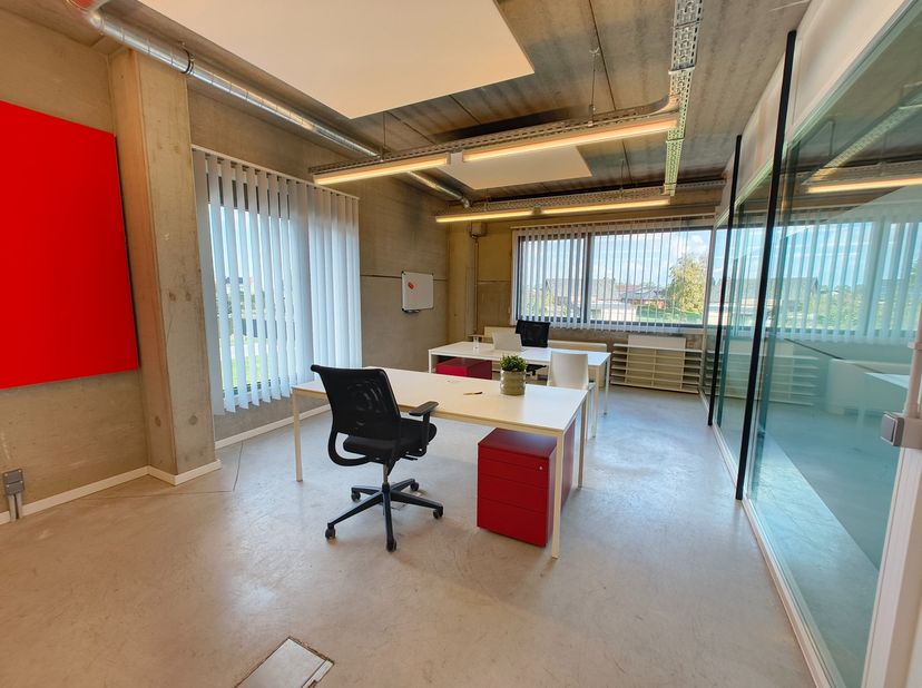't Werkpand Diksmuide biedt professionele kantoorruimtes en ateliers met alles wat je nodig hebt om efficiënt te werken.<br />
Dankzij de ruime parkin