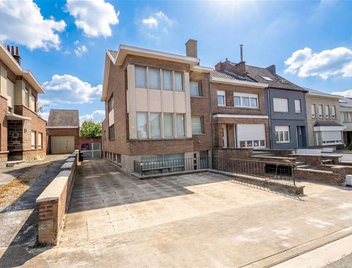                                         Gemengd gebruik te koop in Ninove, € 439.000
