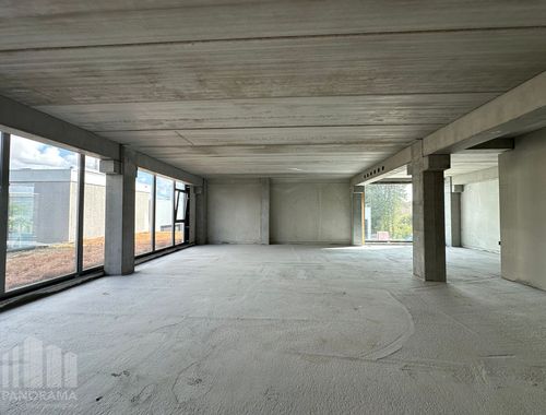                                         Kantoor te koop in Zwevegem, € 350.000
