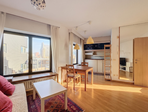                                         Studio te huur in Antwerpen, € 750
