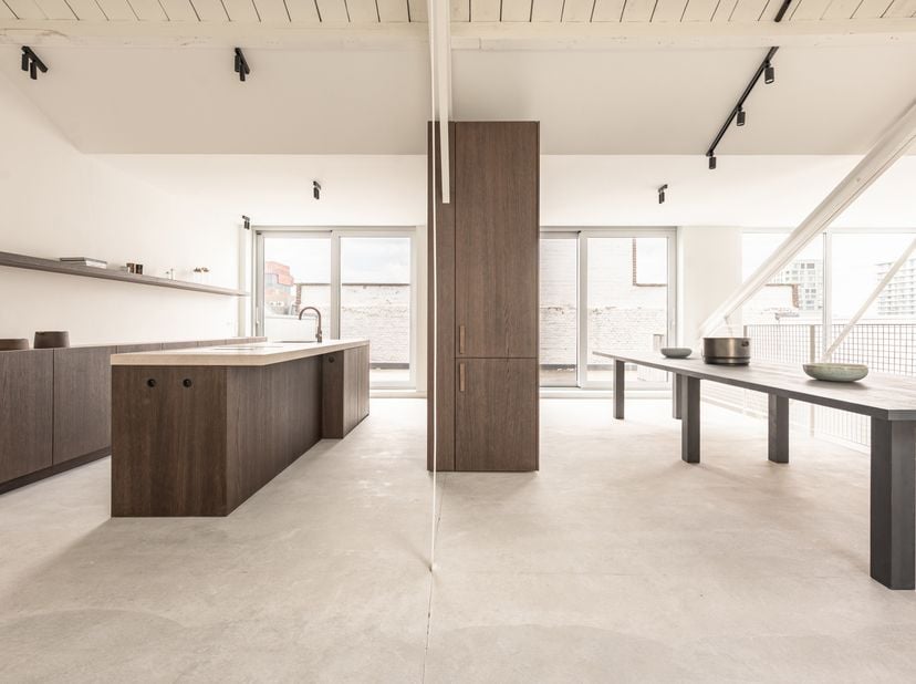 Bordeauxstraat 7A/402, 2000 Antwerpen<br />
Een uitzonderlijke stadswoning voor wie ruimte, karakter en comfort wil combineren. Deze volledig gerenove