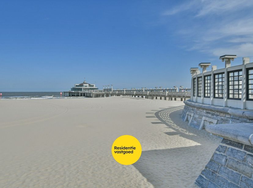 Dit charmante en karaktervolle appartement in het hart van Blankenberge is de perfecte uitvalsbasis voor wie wil genieten van de zee en de sfeer van d