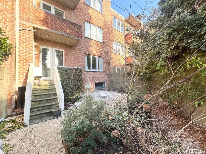 WOLUWE-SAINT-PIERRE, entre Montgomery et le parc de la Woluwe, dans un quartier résidentiel et verdoyant - proche des commodités, commerces, parcs et