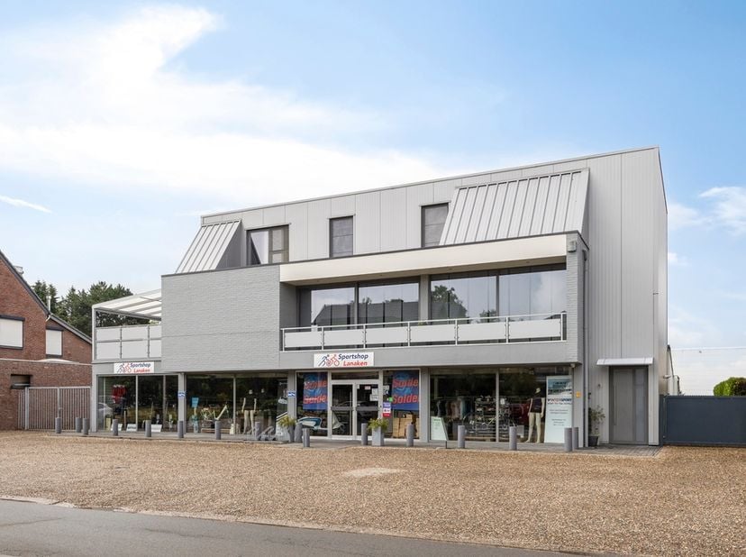 Êtes-vous à la recherche d'un investissement immobilier qui combine votre propre entreprise, une vie luxueuse et un rendement stable ? Ce complexe imm