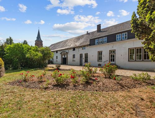                                         Herenwoning te koop in Ghislenghien, € 475.000
