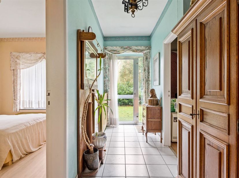 Uiterst rustig gelegen woning in de Moerstraat 21 te Zandhoven (Pulderbos), op een uitzonderlijke locatie vlak bij het natuurgebied Lovenhoek. Deze vr