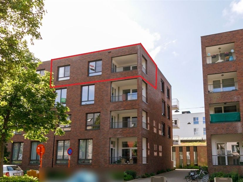 Knappe assistentiewoning met terras in het hartje van Geel<br />
<br />
Het appartement bevindt zich op de derde en tevens ook hoogste verdieping en