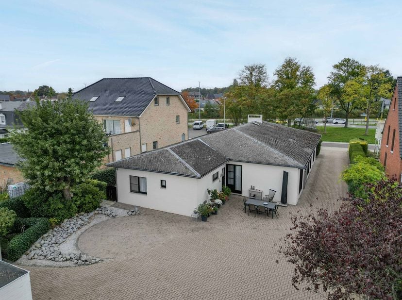 Bien professionnel à vendre
                    à 3520 Zonhoven
