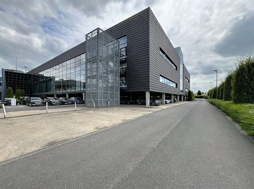 Bien professionnel à louer
                    à 8500 Kortrijk