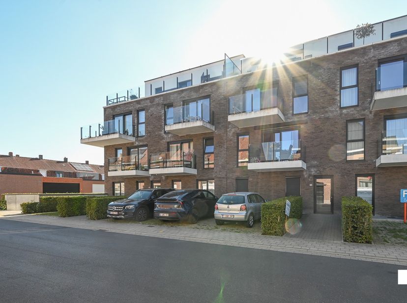 Dit instapklare appartement bevindt zich op de tweede verdieping van residentie Princess D, gebouwd in 2020. Dankzij de rustige ligging, de kwalitatie